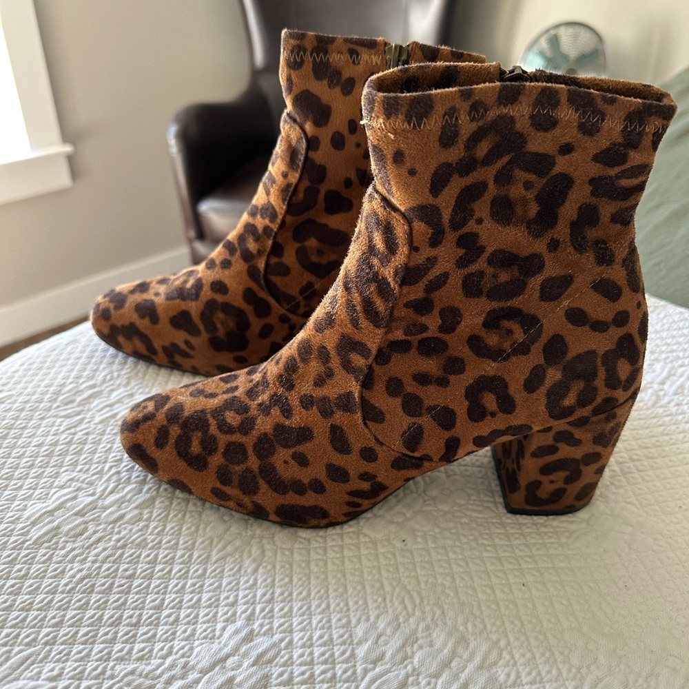 Leopard Print Side Zip Boot With Block Heel. - image 3